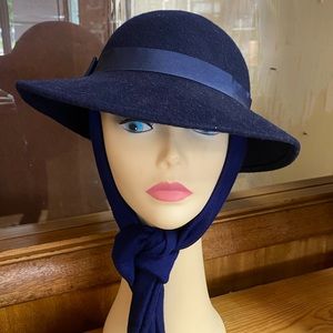Vintage Women’s Felt Hat

by Lancaster

100% Wool